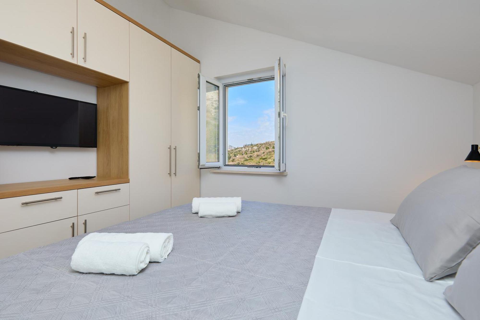 Apartment Bay Hill Mlini
